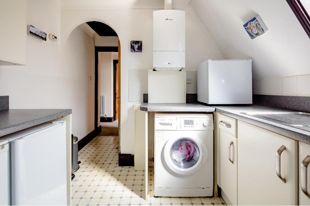 Double Room 2 Mins From Station Belvedere Bagian luar foto
