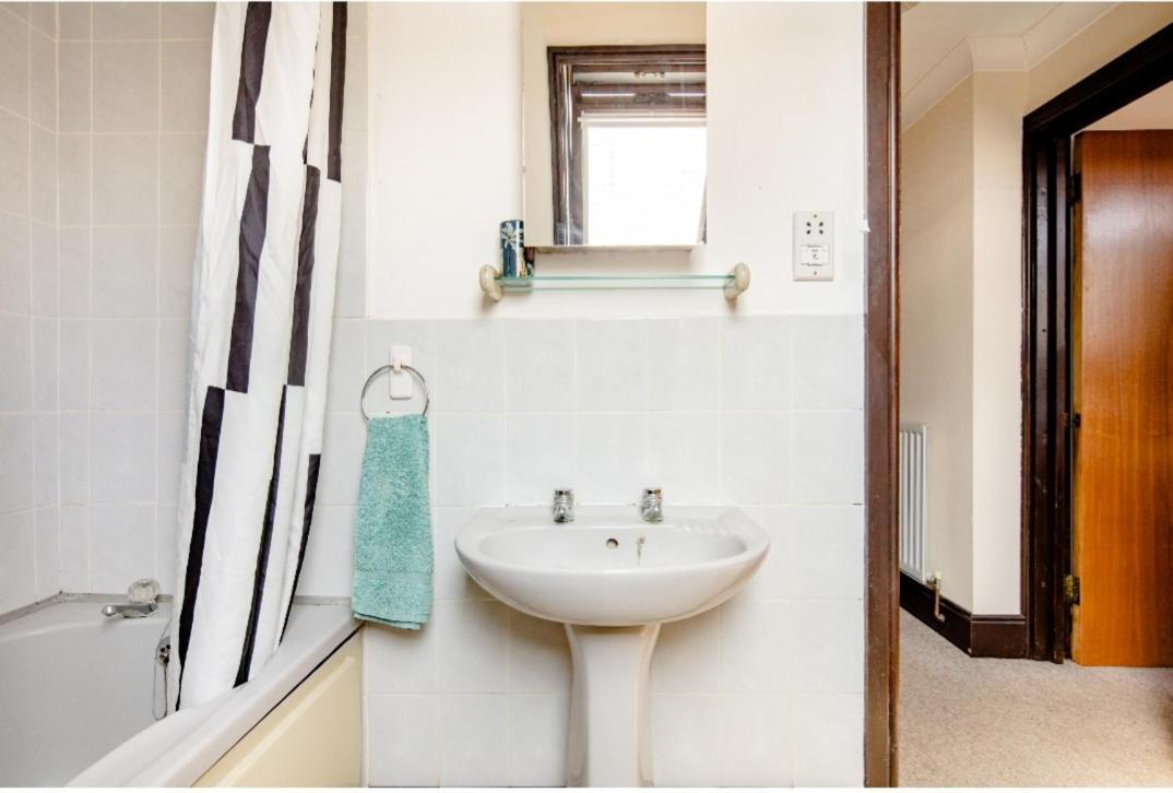 Double Room 2 Mins From Station Belvedere Bagian luar foto